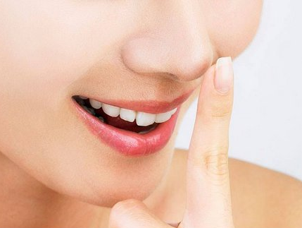 假體隆鼻的效果自然嗎