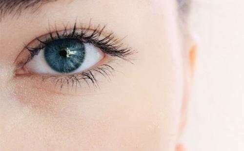 做雙眼皮手術(shù)要花多少錢