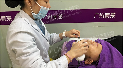 專業(yè)祛斑修復精華亮白肌膚